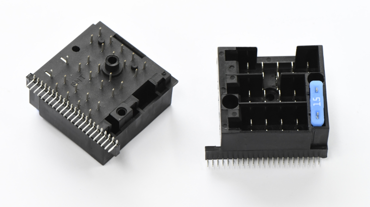 CONN W_B ISO-26P W_15A FUSE